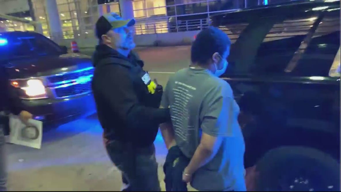 Sheriff confronts Florida man accused of sexually assaulting 12-year-old Michigan girl